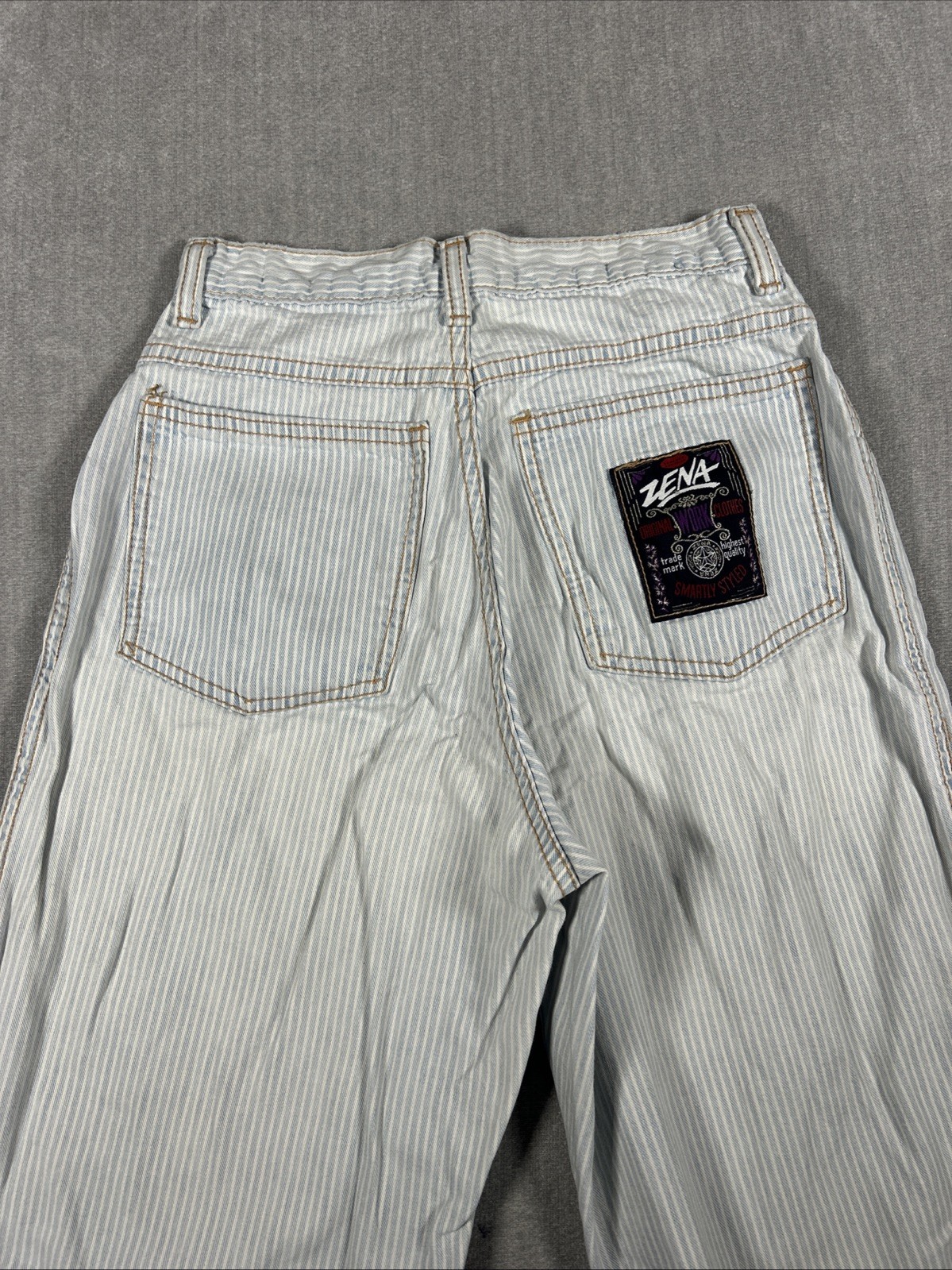 Woman’s Zena Size 4 Light pinstripe denim jeans Vintage