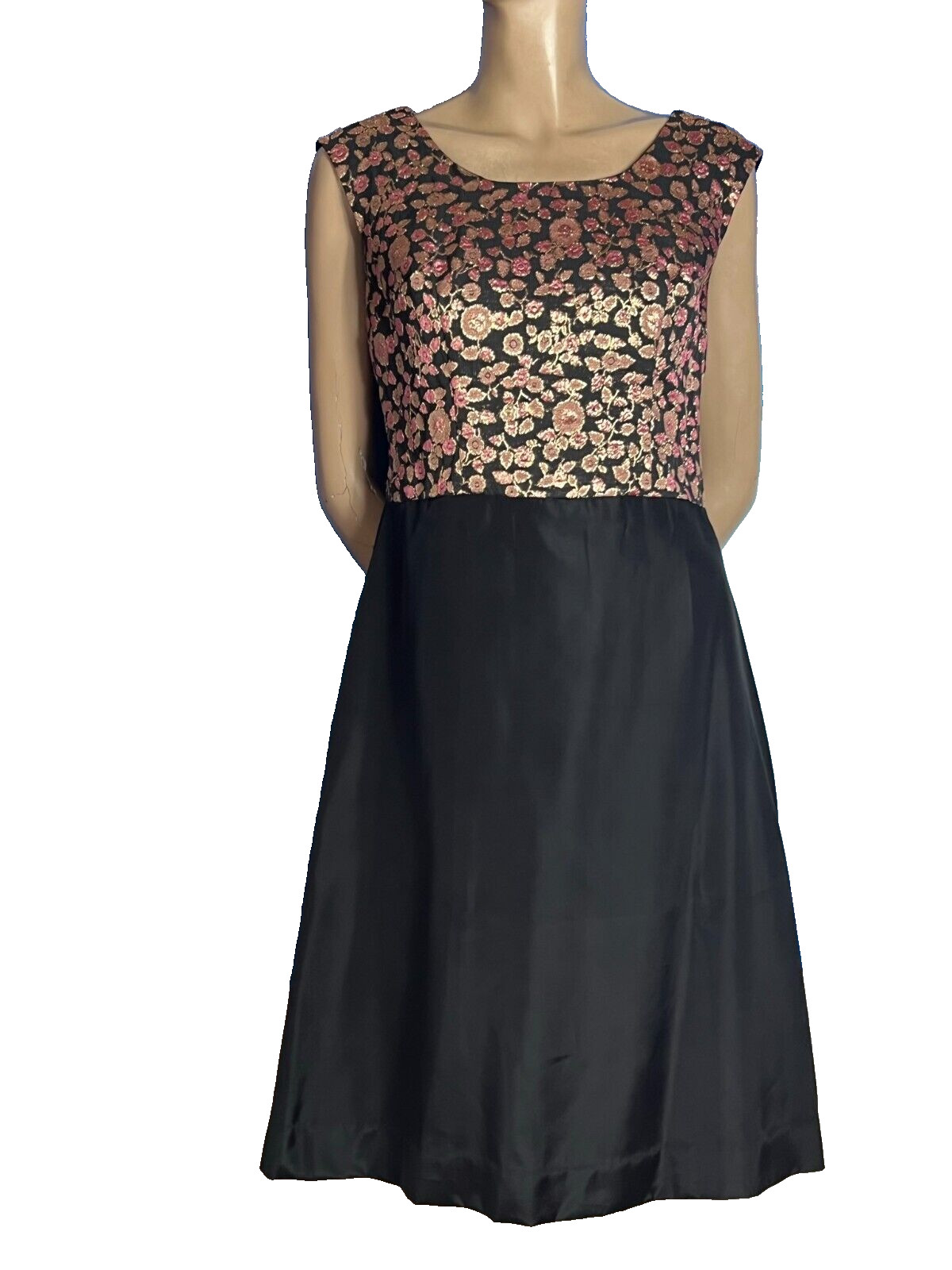 Vintage 1960s Brocade A-Line Dress | Gold Lurex | Twiggy Style | 38-40 ✨