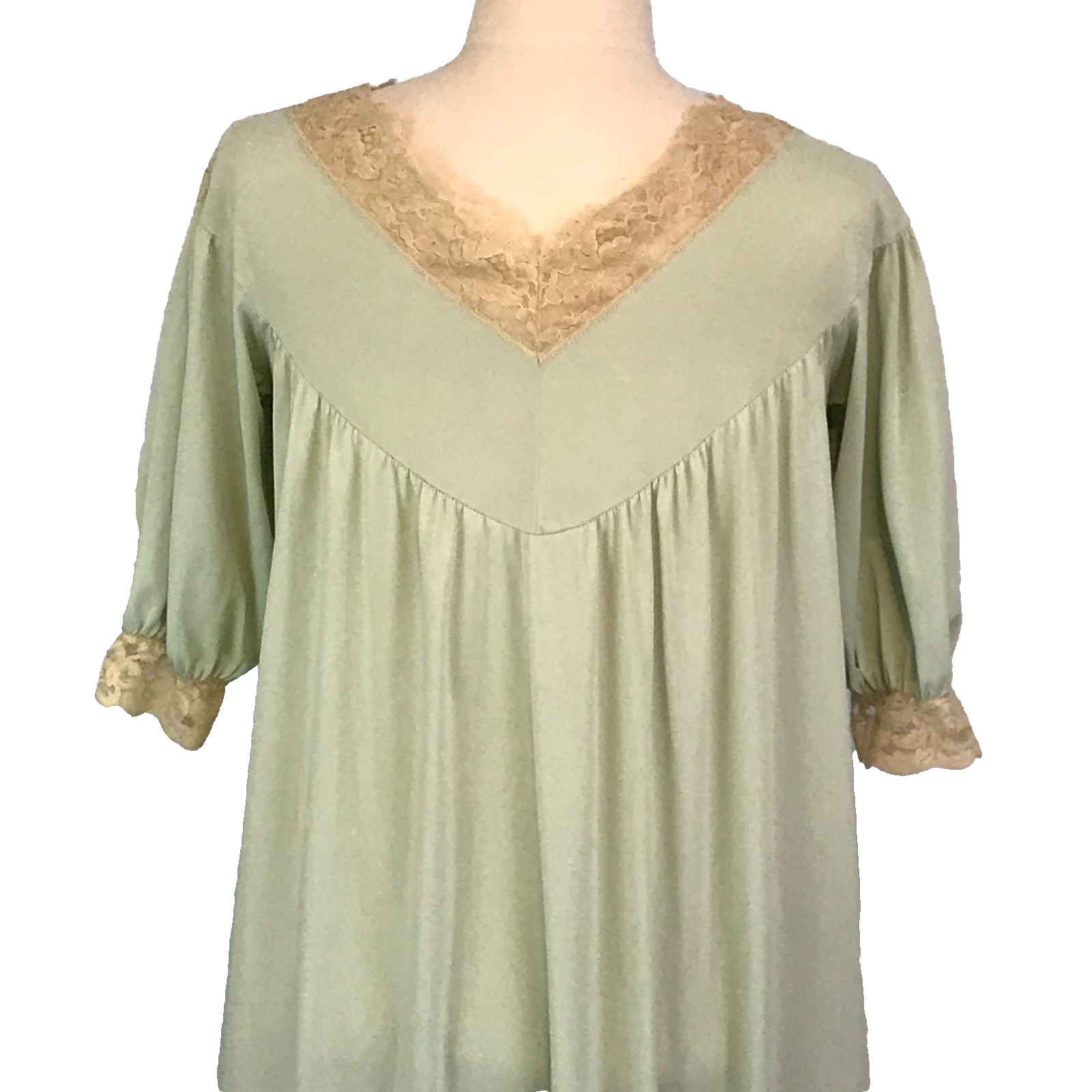 Cira Vintage Light Green Cream Lace Long Nightgown, Short Sleeves V-Neck 38 Bust