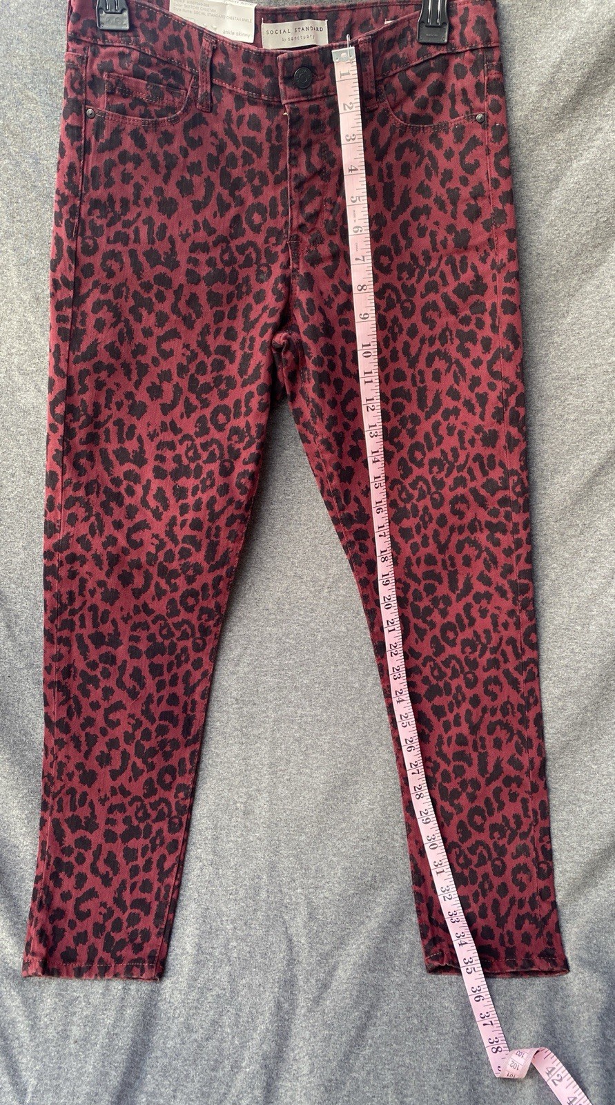 Maroon Cheetah Skinny Jeans Sz 4 By Social Standard New With Tags