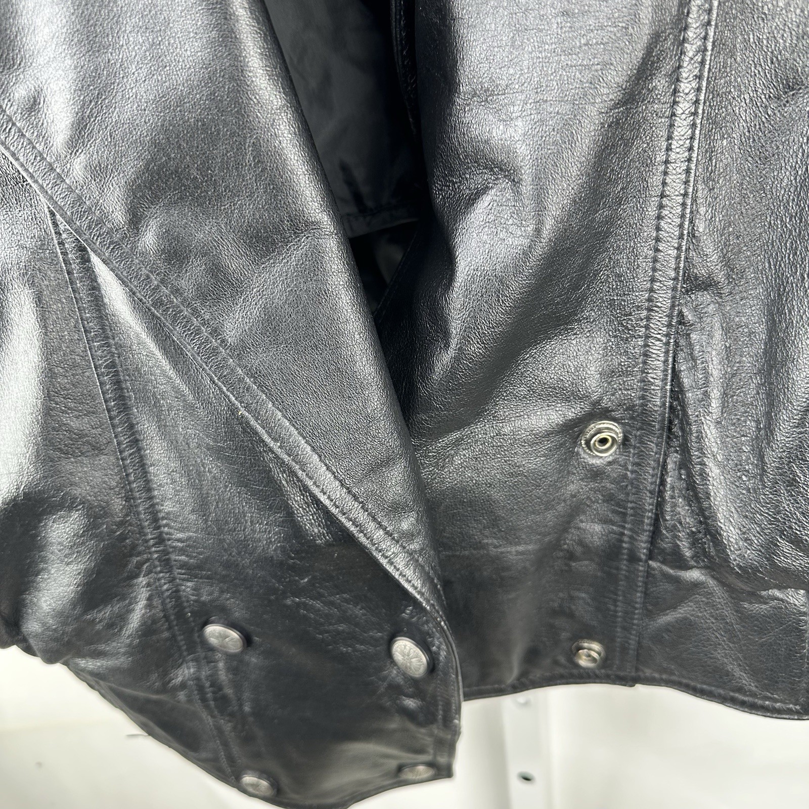 Vintage 80s Wilsons Womens Black Leather Batwing Bomber Jacket Embossed Sz XL