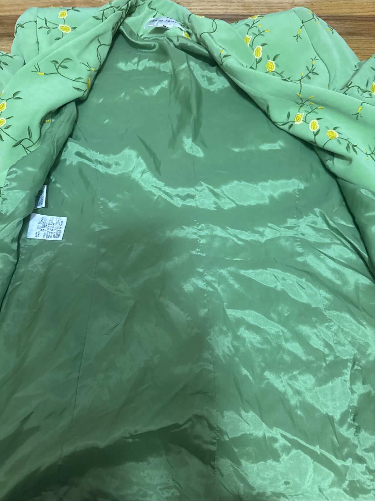 Vintage Rena Rowan Fully lined Grass Green Embroidered Silk Blazer Size 8