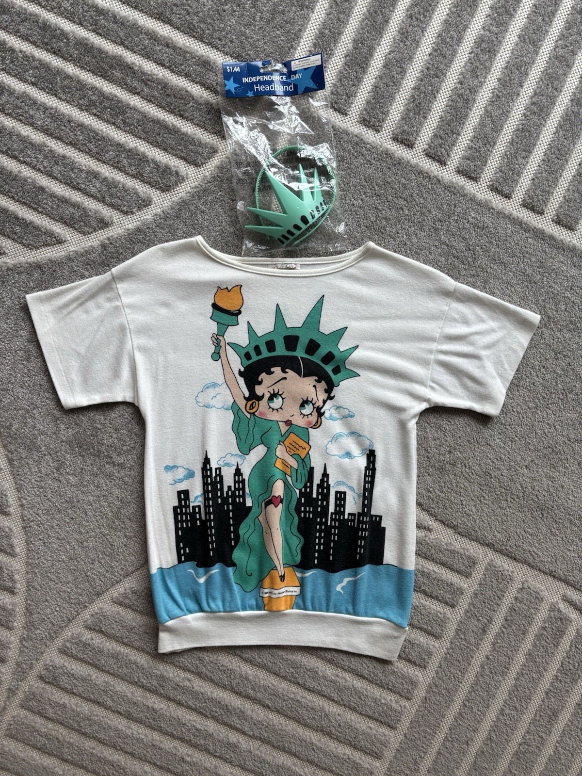 Single Stitch Betty Boop Statue of Liberty Vintage 1985 With Crown Women’s M