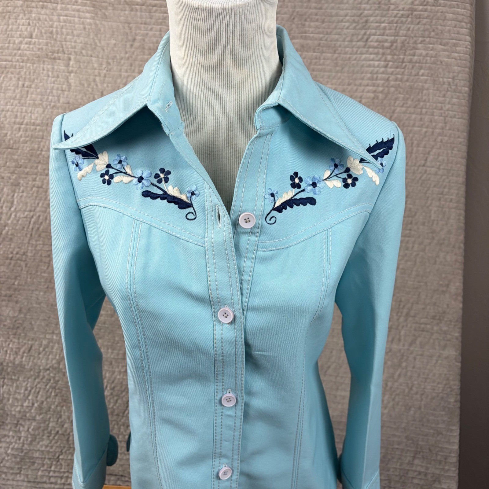 Vintage Ian by Shayne Blue Embroidered Western Shirt 70s Floral Button Down 9/10
