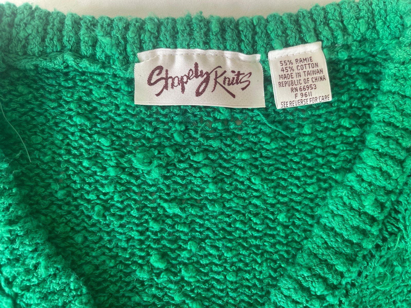 Vintage 80’s SHAPELY KNITS Green Ramie & Cotton Knit Sweater Top Women’s Size M