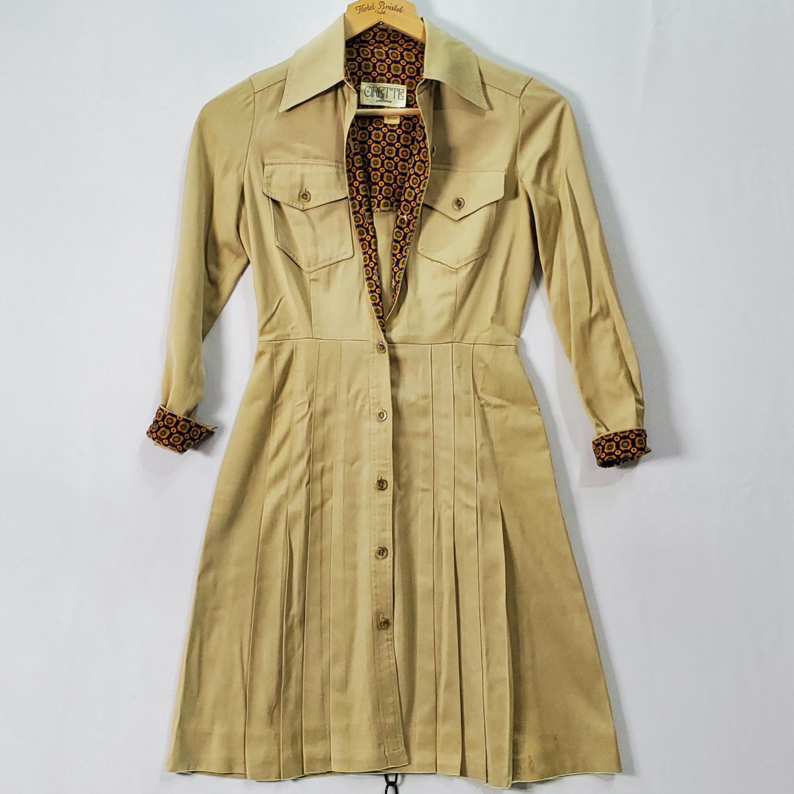 Vintage 60s Cirette CA Khaki Safari Style Long Sleeve Dress Contrasting Neck Cuf