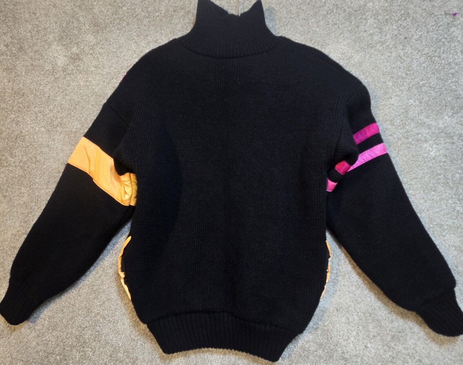 Tyrolia by Head Vintage Ski Sweater Geometric Lined Pockets High Neck Women’s S