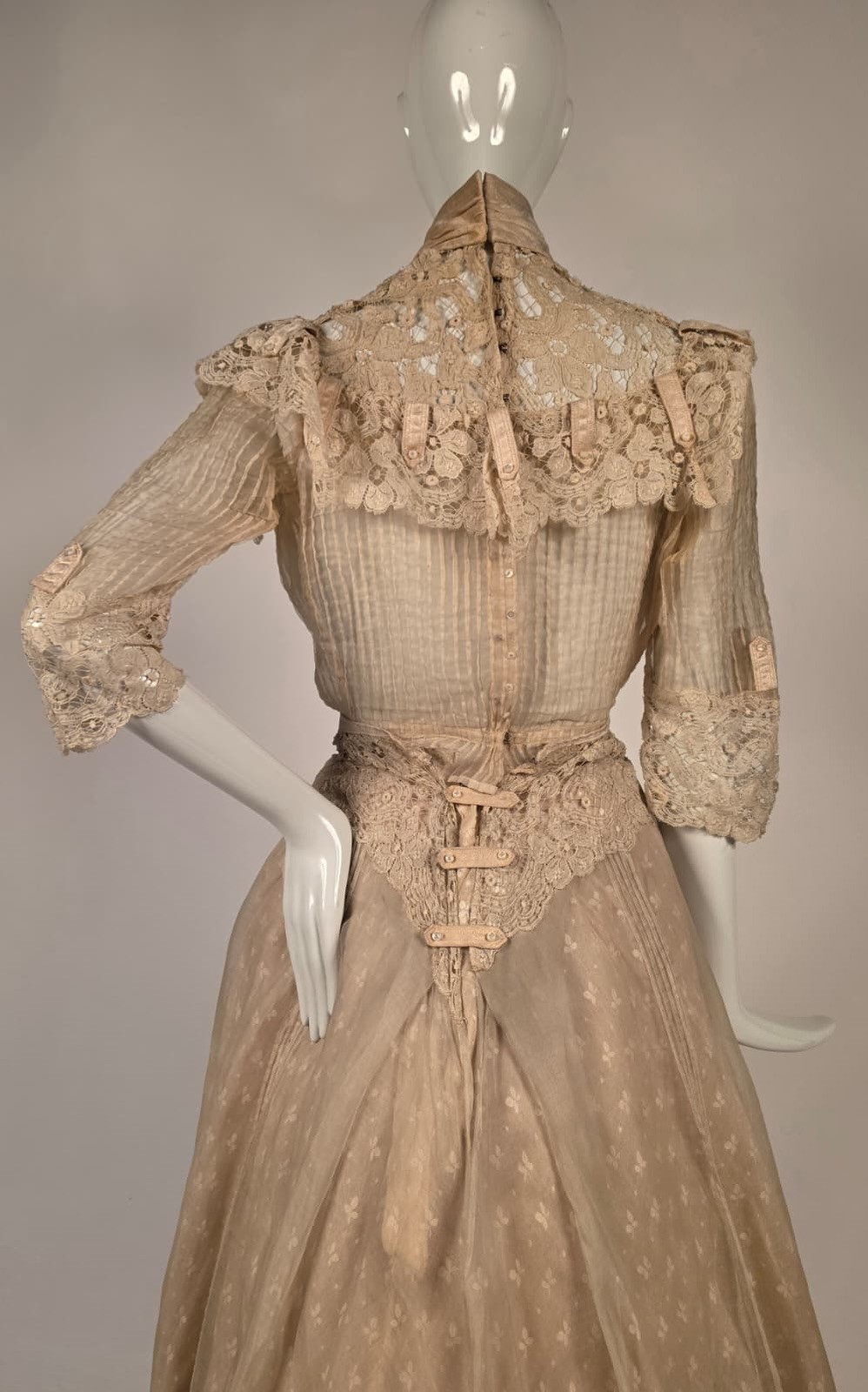 ETHEREAL EARLY EDWARDIAN COTTON ORGANDY DRESS W SPIDERWEB LACE + RICH RUFFLES