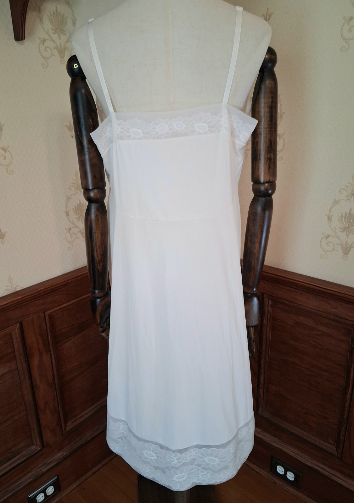 Vintage 1970s Vanity Fair White Lacy Romantic Cottagecore Coquette Slip Dress