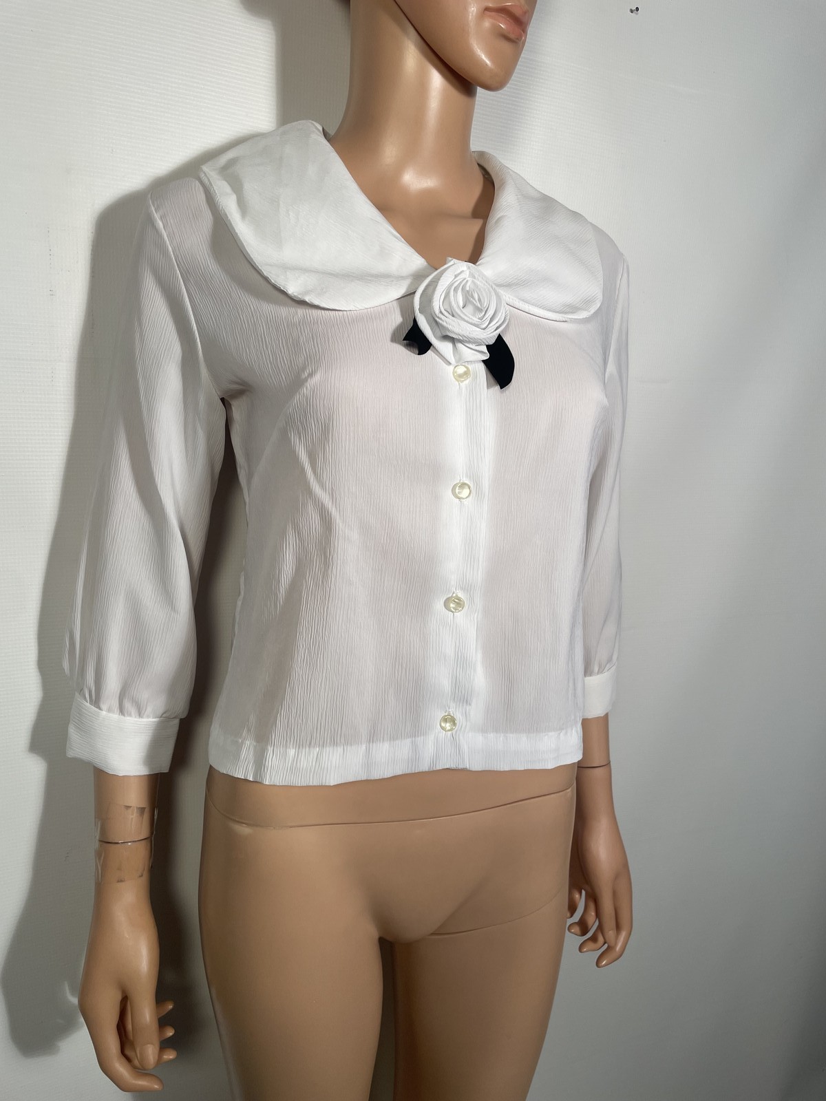 Vintage 60s White Polyester Crepe Blouse With Flower At Collar USA Size S/M