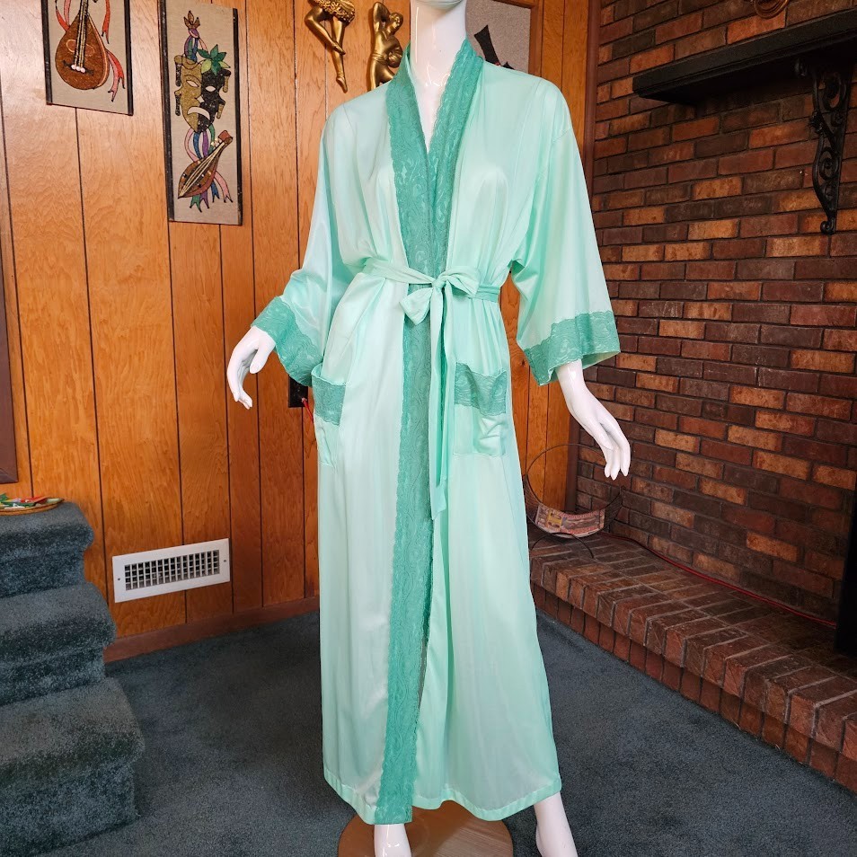 Vtg 70s Kimono Sleeve Shimmery Seafoam Green Nylon Belted Peignoir Gown Robe M/L