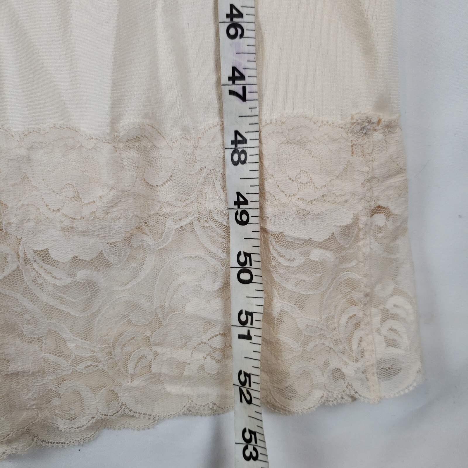 Vintage Olga Long Nylon Slip Womens 34 Body Silk Lace Trim Beige Color Transfer