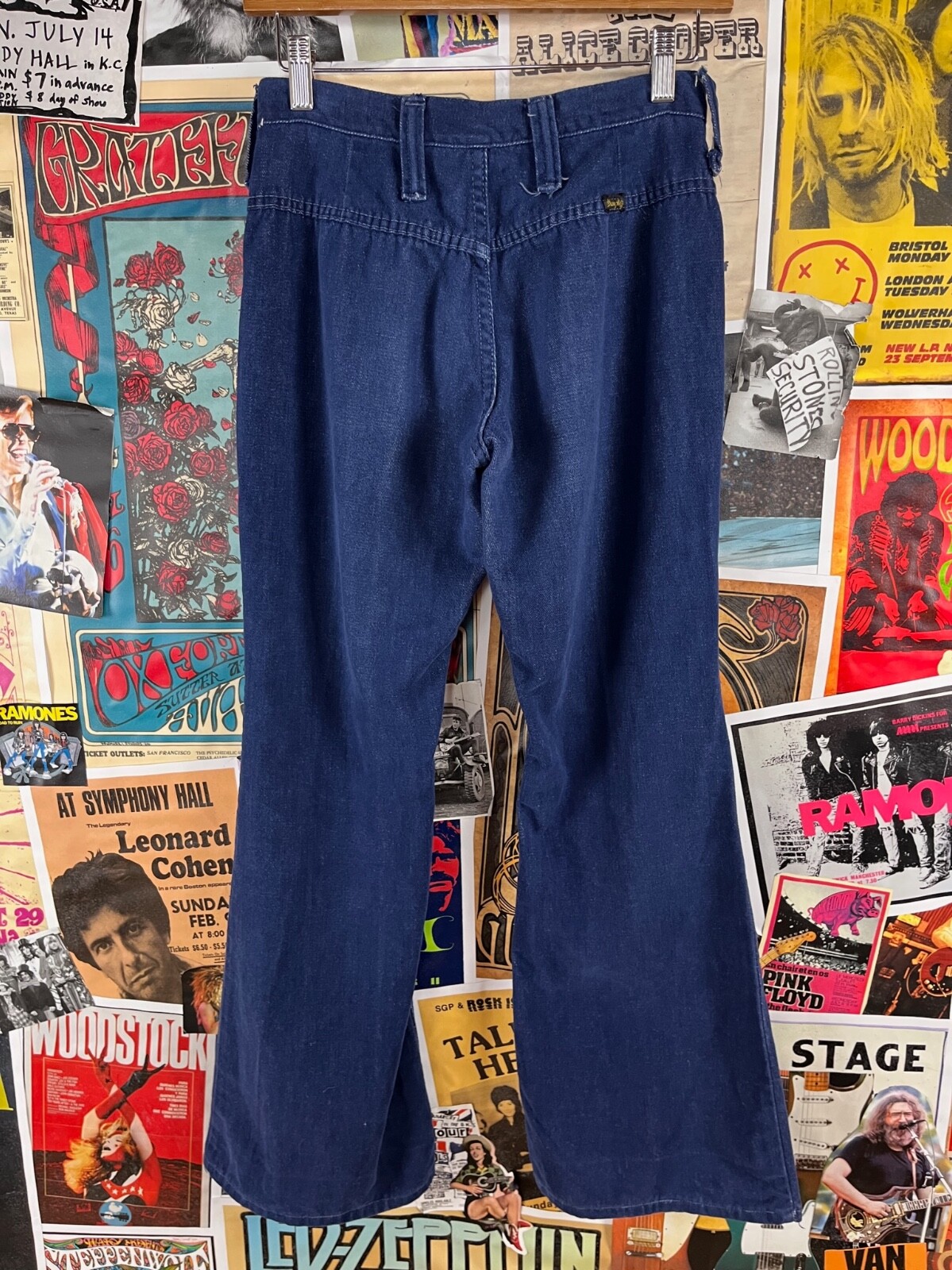 Vintage 70s Dark Wash Junior Low Rise Wrangler Bell Bottom Denim Flares 28×29