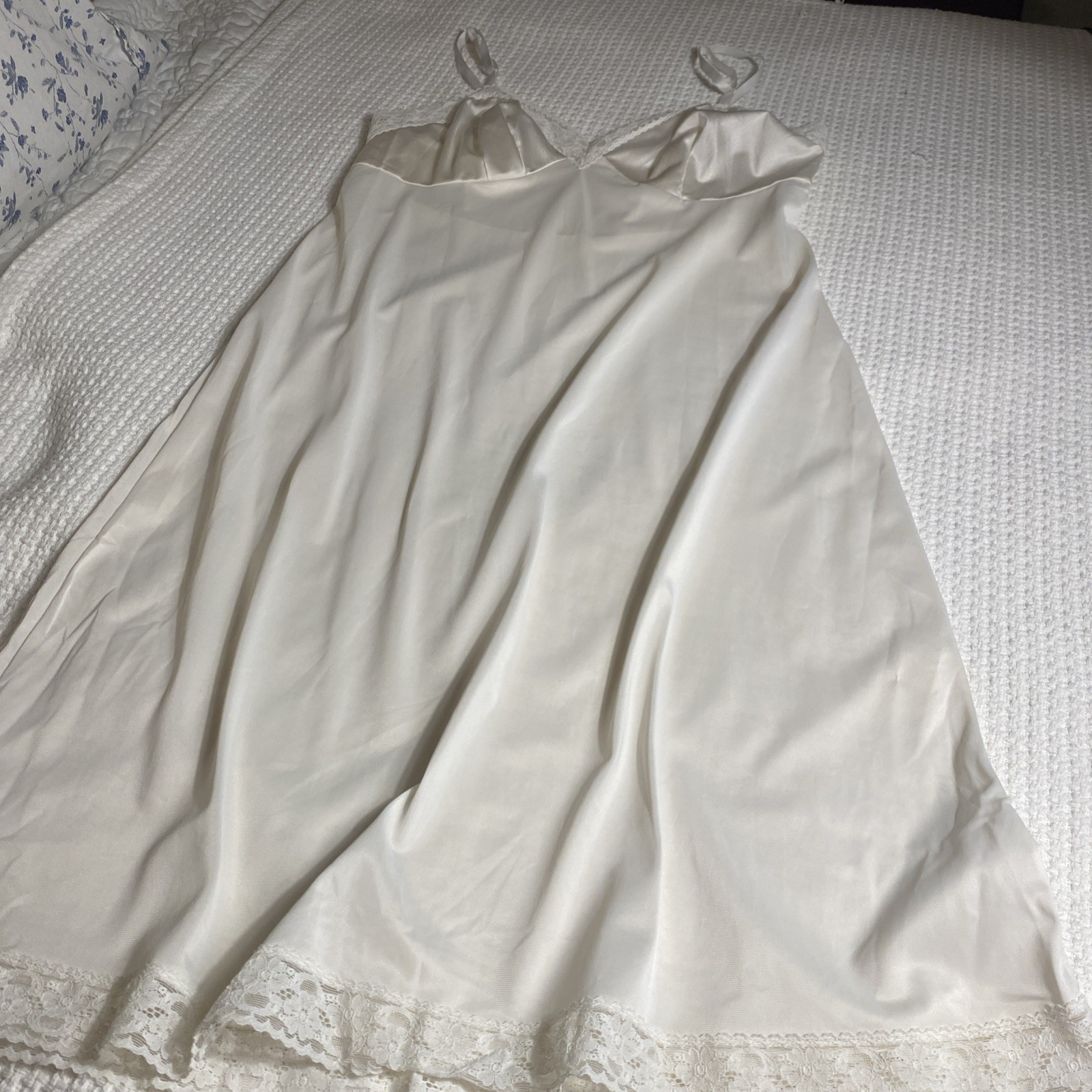 VTG Vanity Fair 10-103 Sz 36 Semi-Sheer White Nylon Lace Trim 24″ Rockabilly