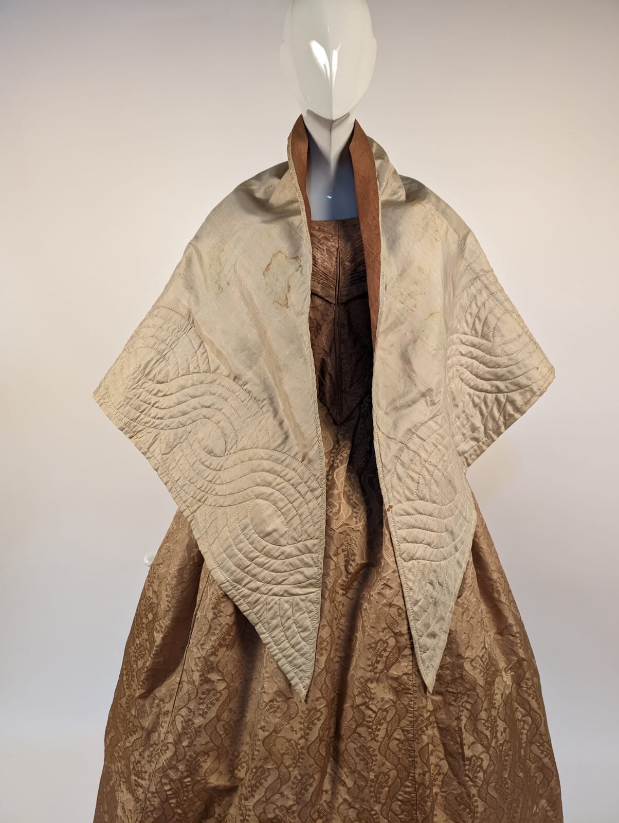 LATE 18TH C HAND QUILTED SILK CAPE FOR DRESS W POLISHED COTTON INNER LINING