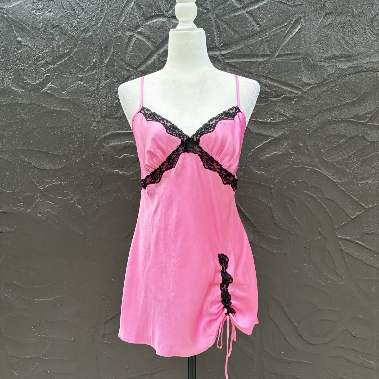 Vintage Y2K Victoria’s Secret vibrant pink black lace trim nightgown slip dress