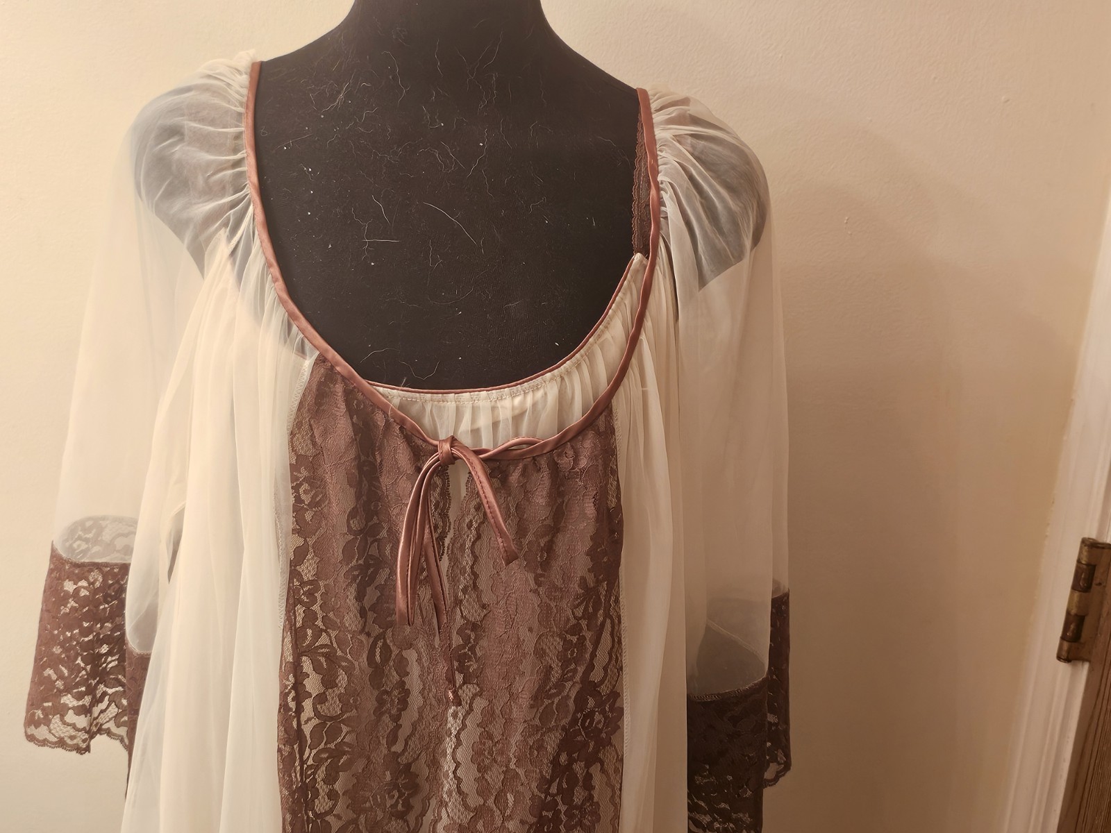 Vintage Jenelle Of California Peignoir Set Sz 4x Chiffon 3 Layer Mocha Lace Soft