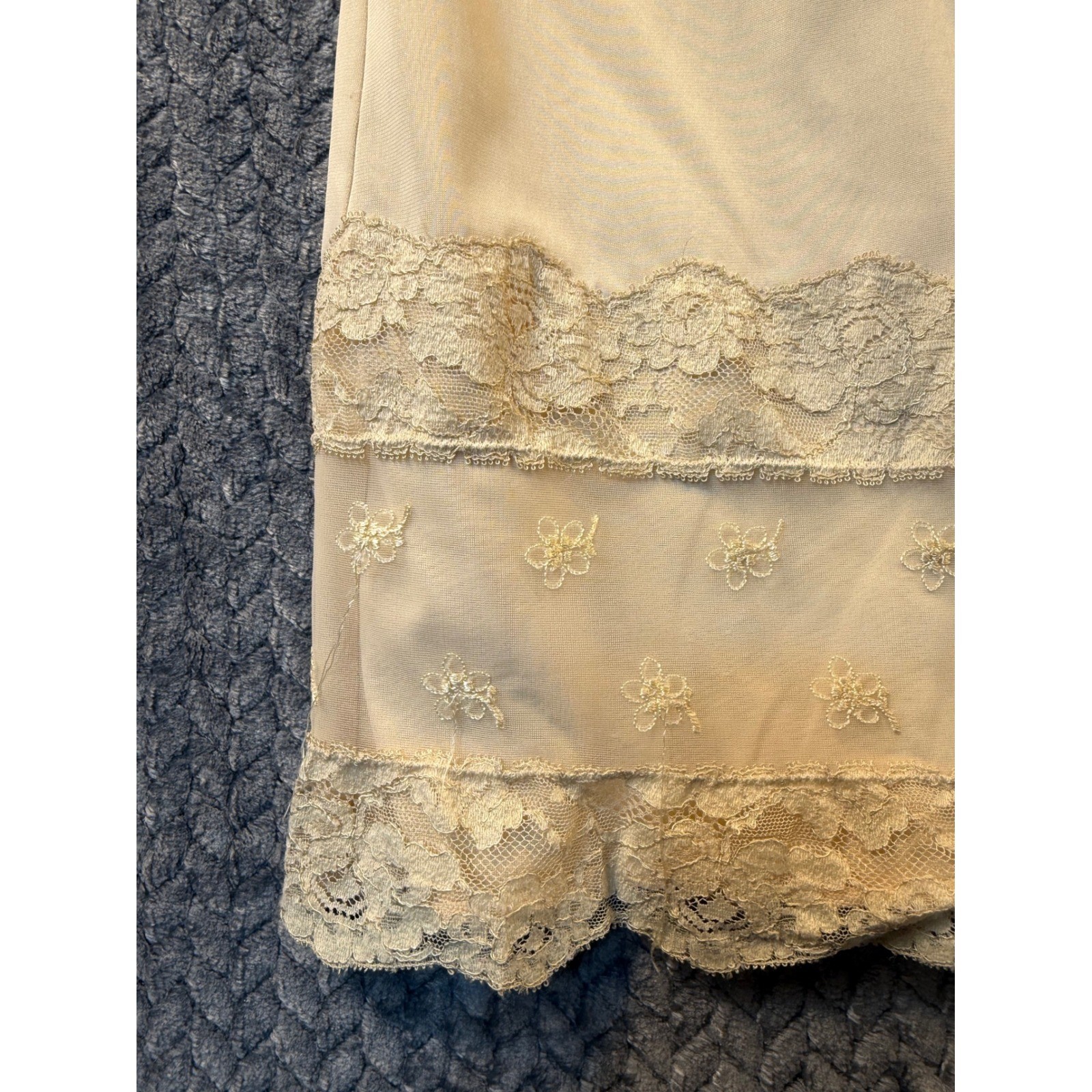 Vintage Charmode Sears Half Slip Beige Lace Floral Embroidery Small 25 Inch Long