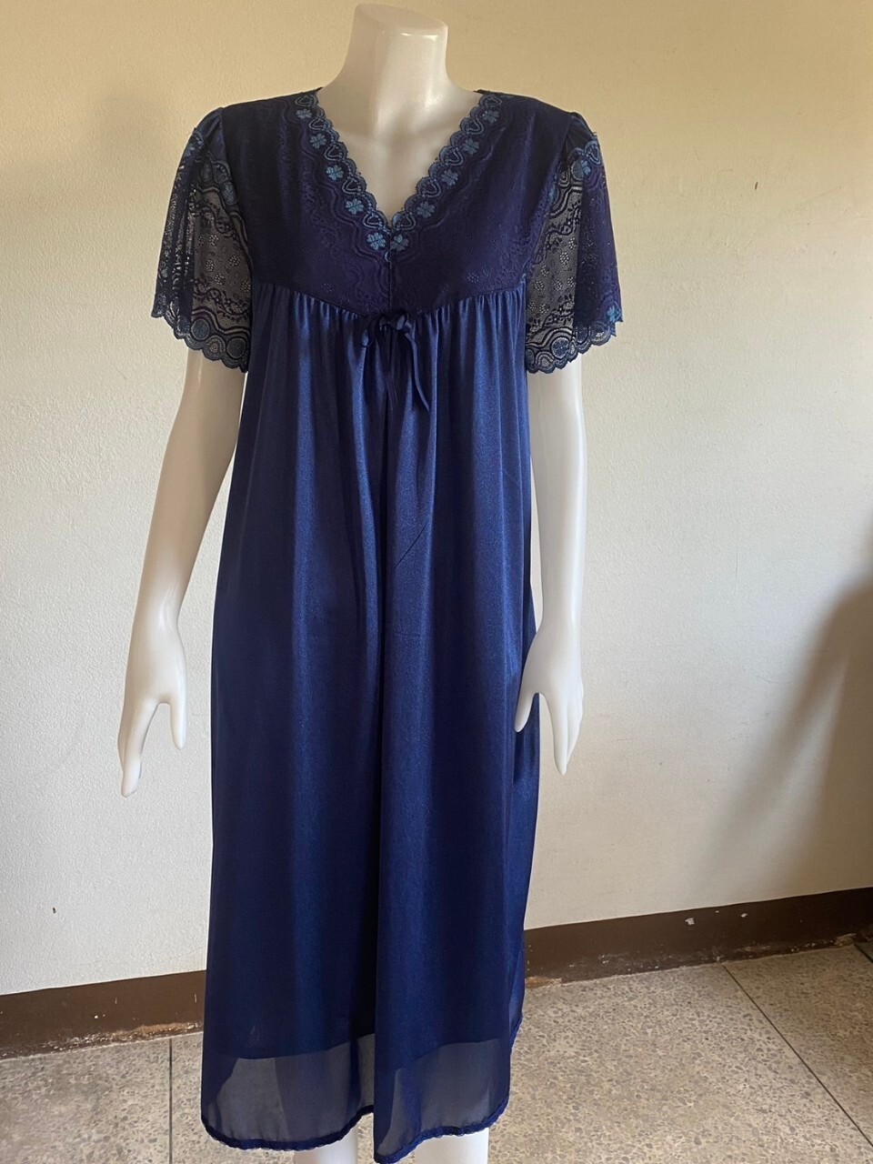 Woman Vintage Pajamas Nylon Short Sleepwear Nightgown Soft lace Dress Slip New