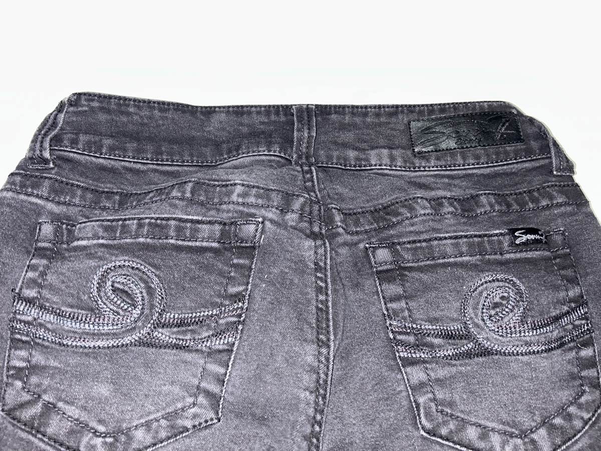 Seven7 Women’s size 8 ankle Skinny Distressed Black Denim Jeans