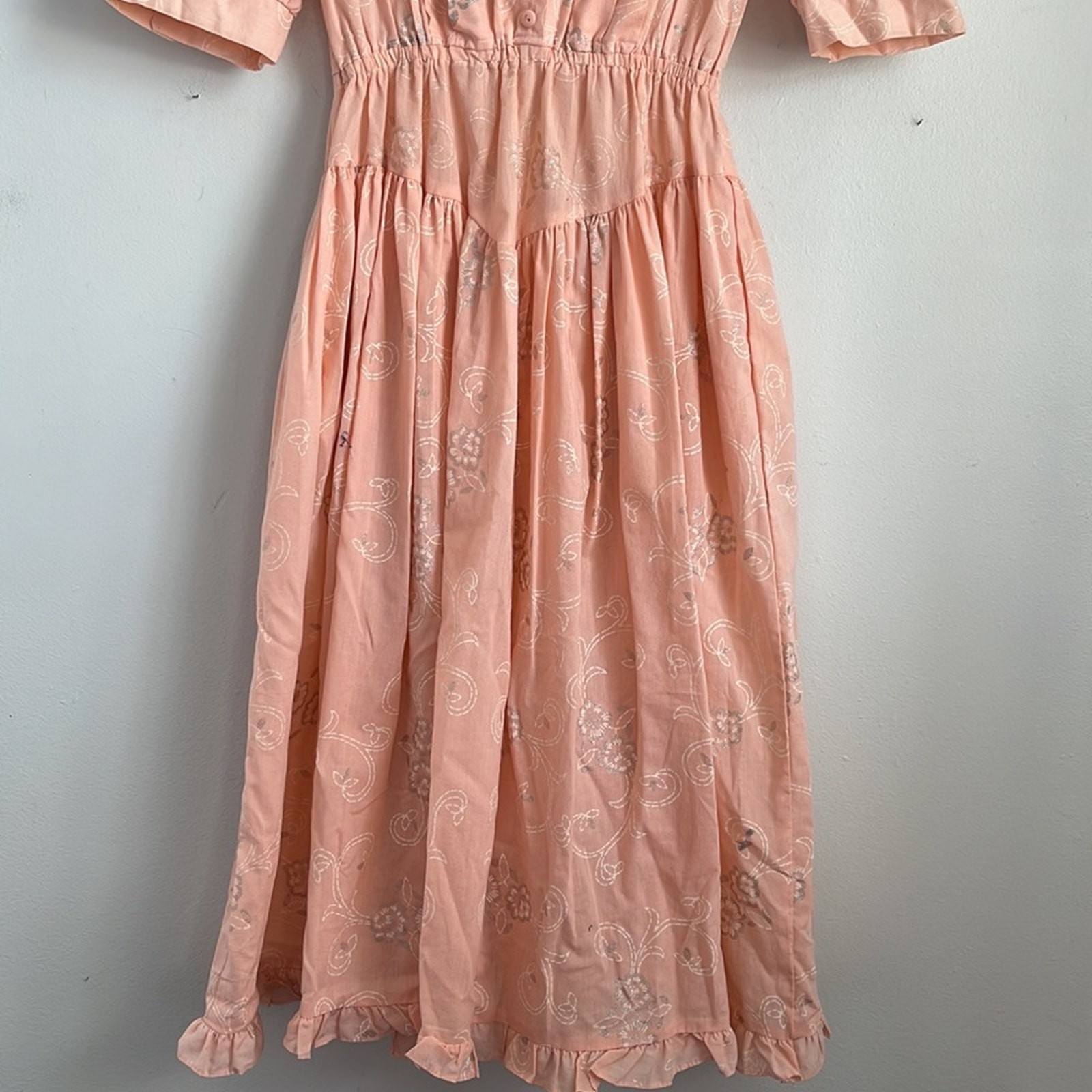 Vintage California Connection metallic flower print puff sleeve ruffle hem dress