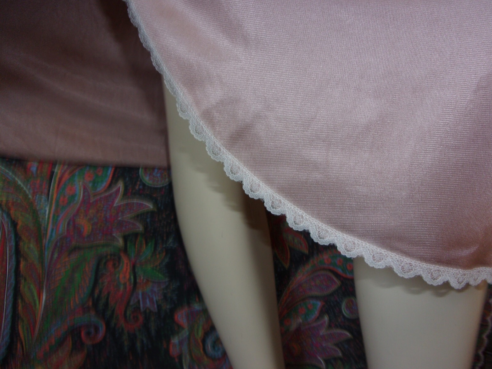 Vintage Warner’s Perfect Measure Mocha Silky Nylon A-line Slit Half Slip S 31″