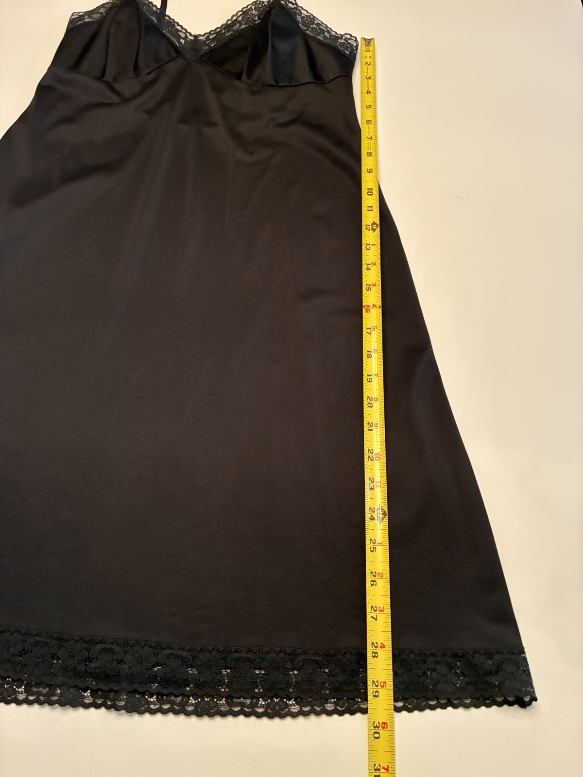 Vintage BLACK LACE FULL SLIP Size 32 Small XS Nylon Sultry Goth Vamp Femme Vixen