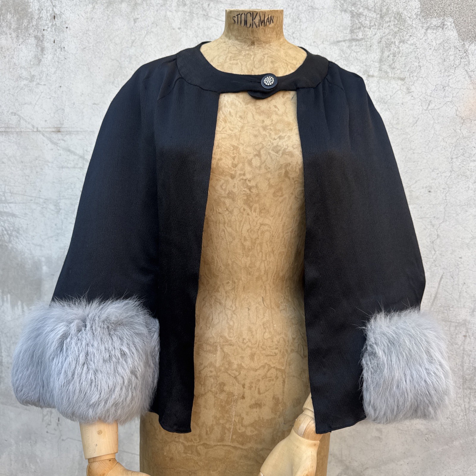 Vintage 1930s Black Silk & Grey Fur Capelet Keyhole Back Art Deco Dress Cape