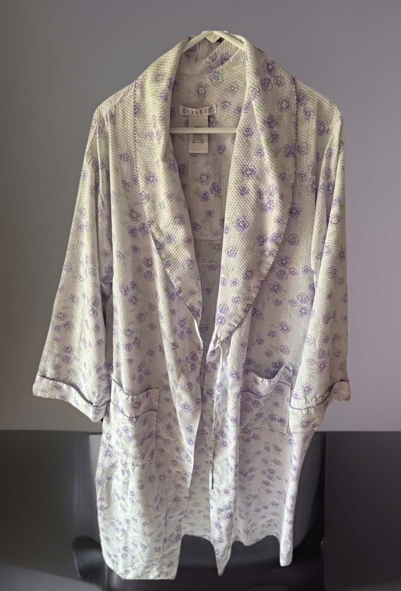 Vtg. 1980’s Cypress Robe Purple Floral 2 Pocket Bath Robe Dressing Gown Med