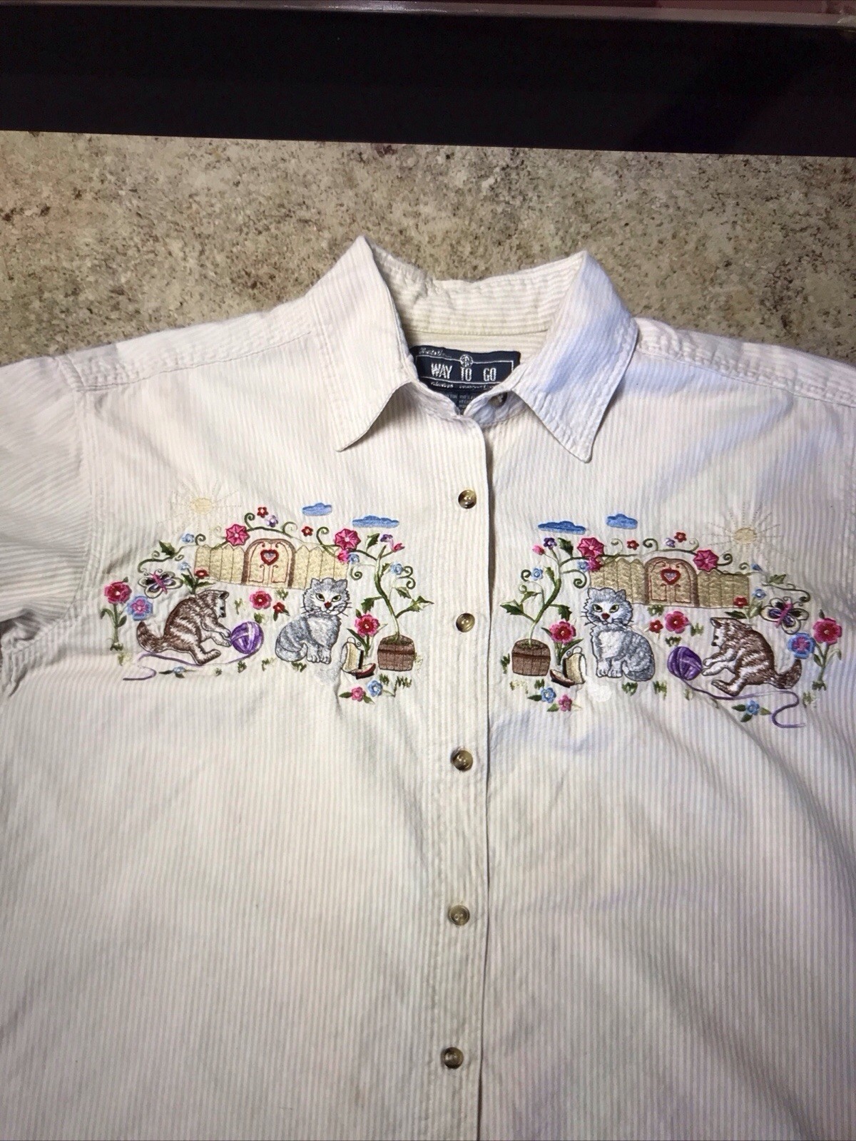 Vintage Way To Go Playful Cats Top Beige Stripe Button Up Women’s Short Sleeve
