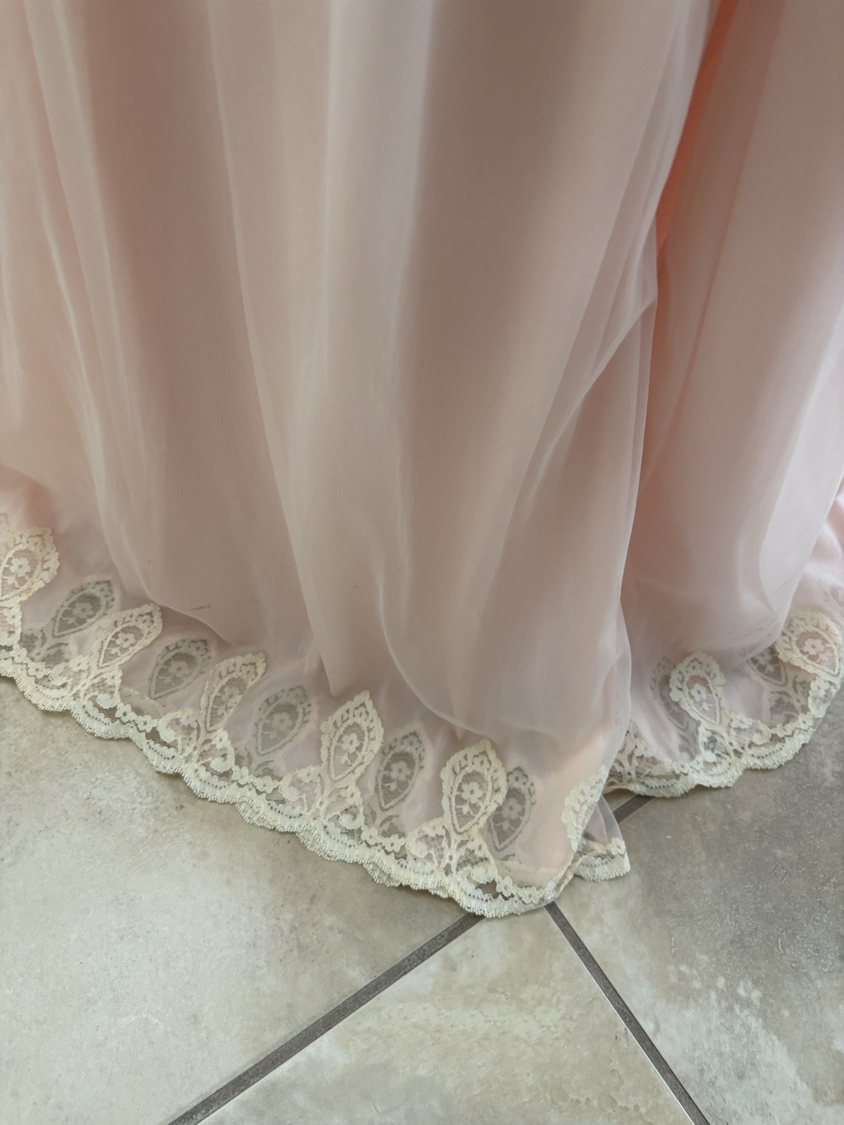 Vtg Pink Blush Evening Gown Lingerie Bridal Boutique Ivory rose Lace Detail