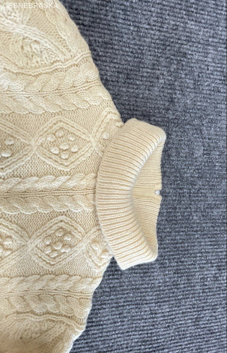 Vintage 80s Hand Loomed Women’s Cream 100% Virgin Wool Zip Turtleneck Sweater L