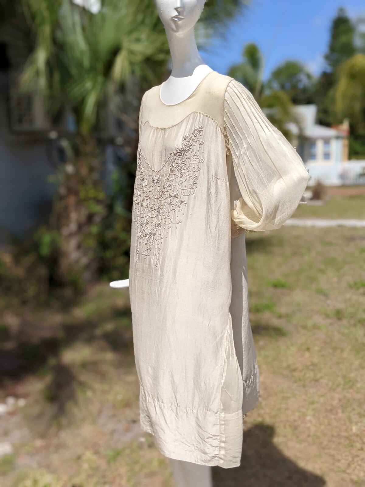 ROMANTIC 1920’S RICH HAND EMBROIDERED SILK CHIFFON & CREPE DRESS