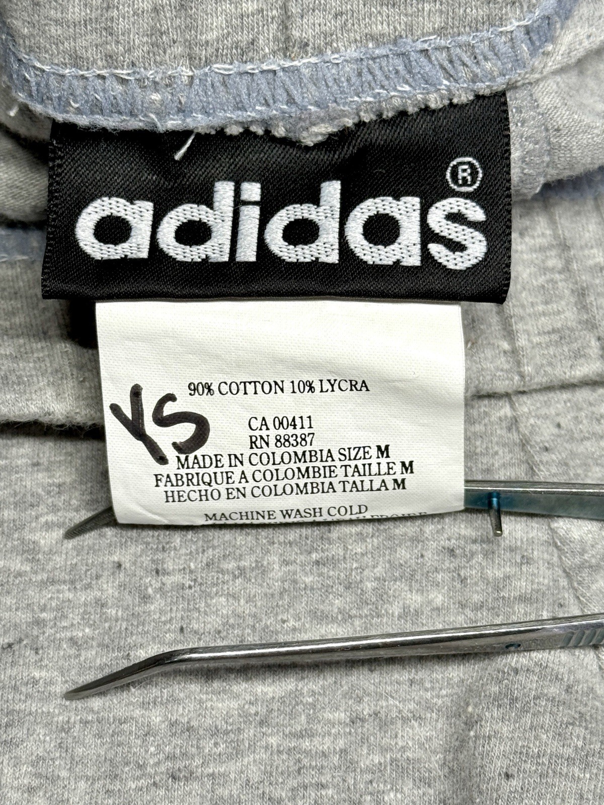 Vintage 90s adidas Originals Women’s Bicycle Shorts Gray 3-Stripe Trefoil M