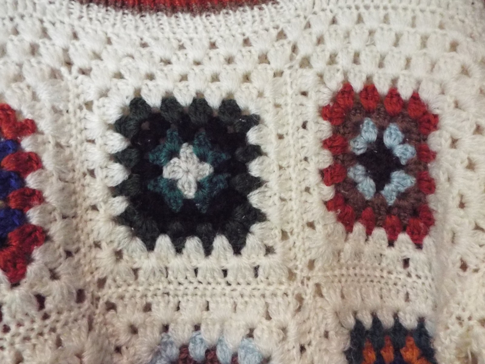 1970s VTG Women’s Handmade Crocheted Granny Square Sweater Boho Hippie Thane