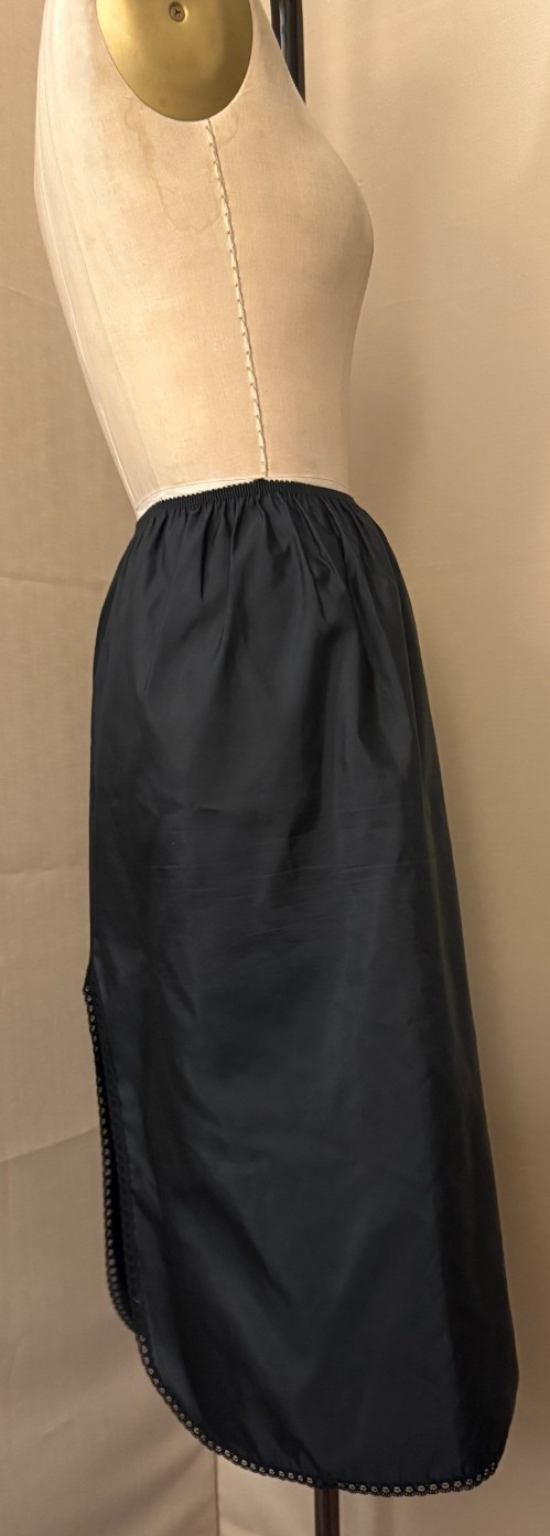 VTG MCM 1960s LINGERIE, 1/2 SLIP w/ SLIT by WONDER MAID sz M, BLACK w LACE TRIM