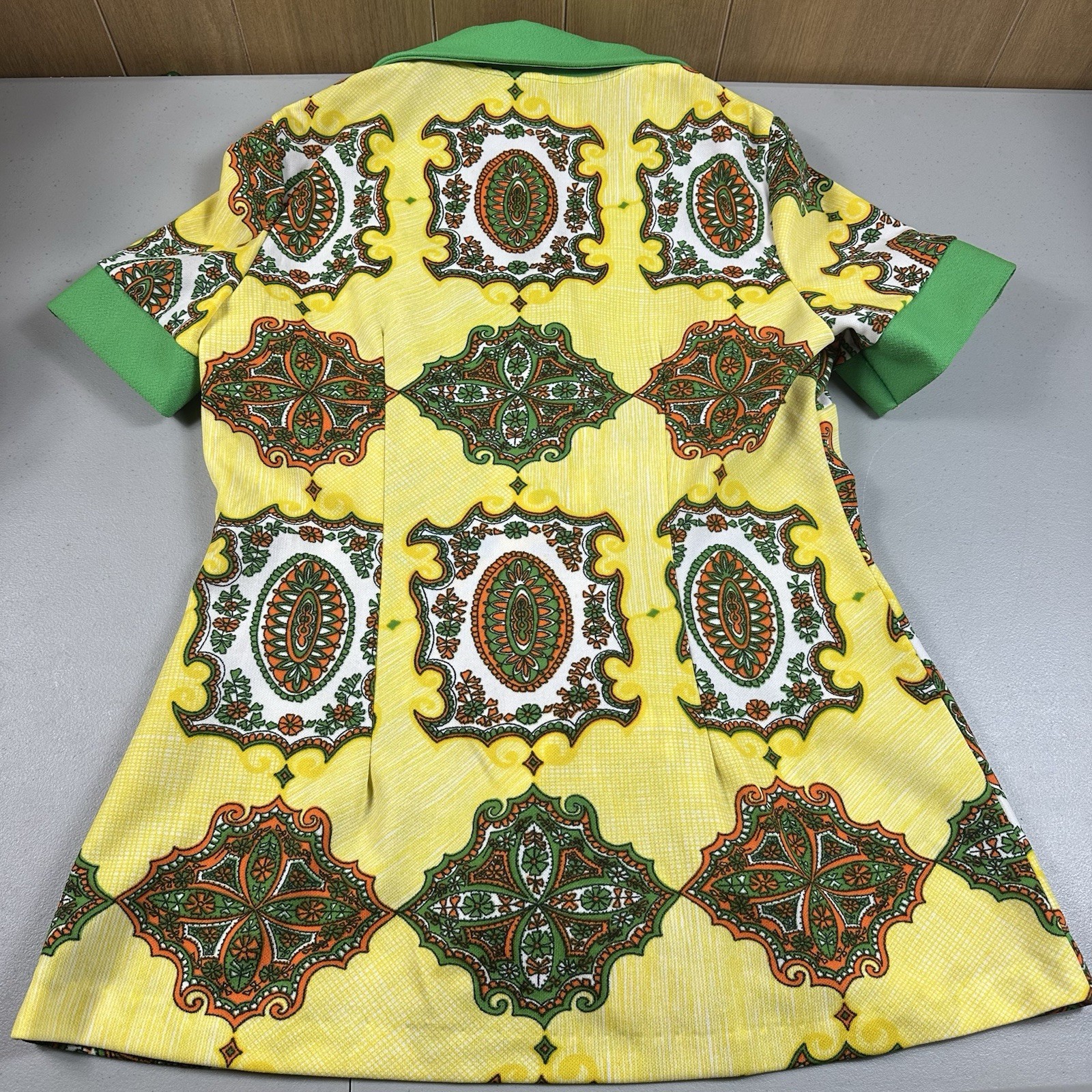 Vintage 1970s Women’s Top Button Front Blouse Yellow Green Groovy Large