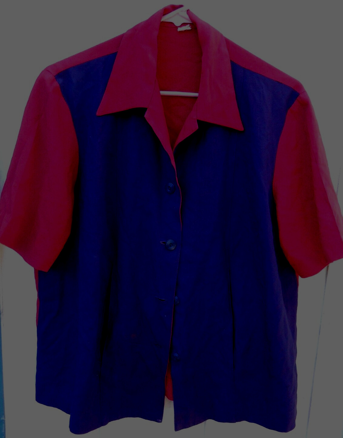 VINTAGE 50’S WOMEN’S RED & BLUE ” GABARDINE SHORT SLEEV BUTTON TOP SZ LRG 20B