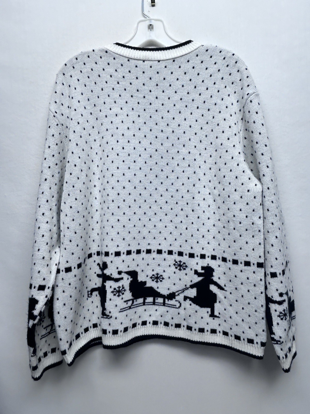 VTG Company Collection XL Black &White Acrylic Christmas Holiday Sweater