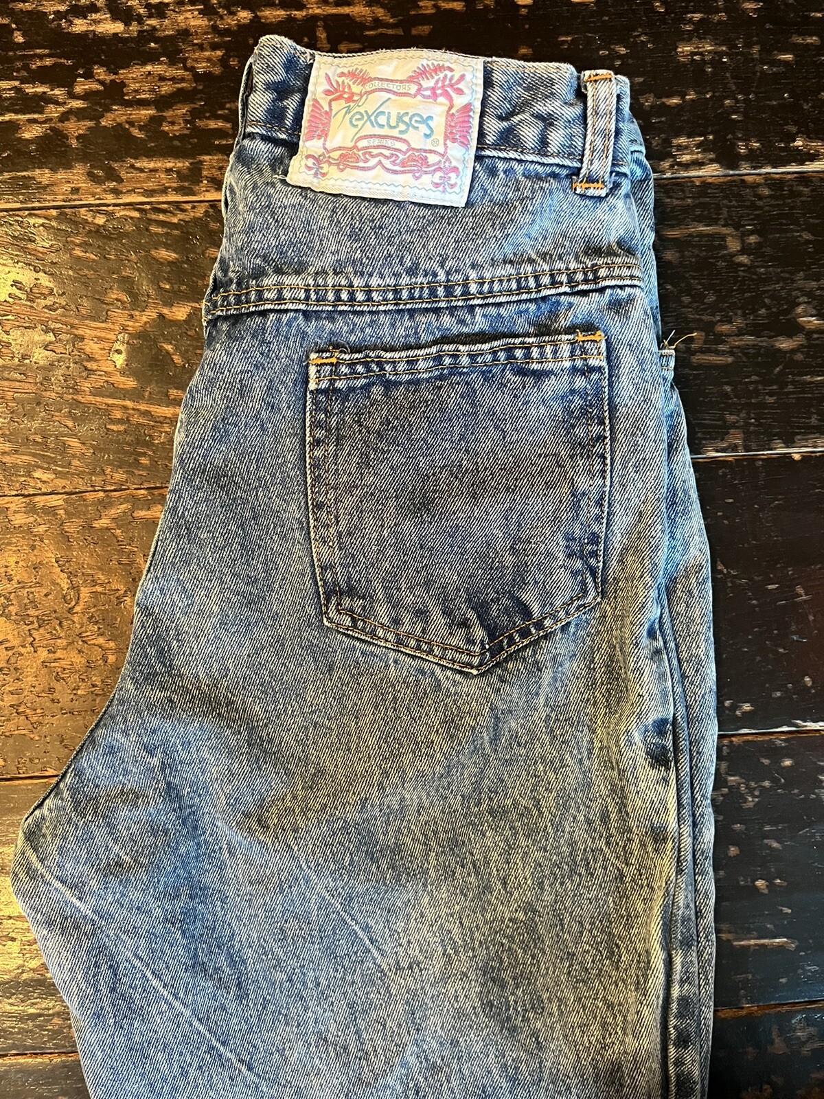 Vintage No Excuses Collection Women’s Light Wash Jeans W/ Buttons Size 11
