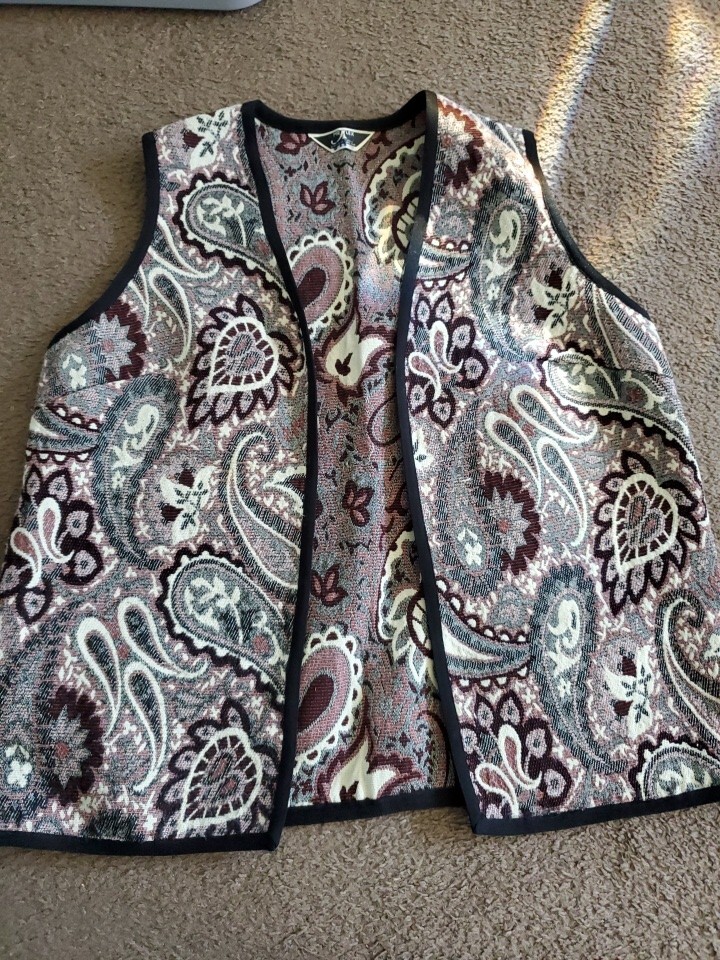 Mr.Alex Alex Colman Inc Tapestry Open Sleeveless Vest 27”H X 22”W
