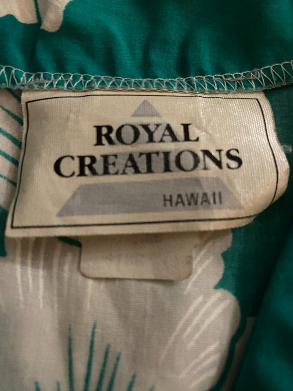 Vintage ROYAL CREATIONS HAWAII Green Hibiscus Mumu Caftan Kaftan Tiki Aloha OS