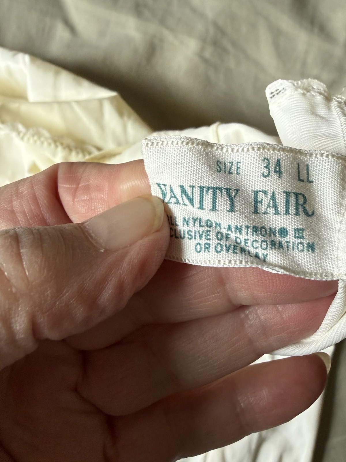 Vintage 60s Vanity Fair White Lace Adjustable Straps Nylon Slip 34 LL