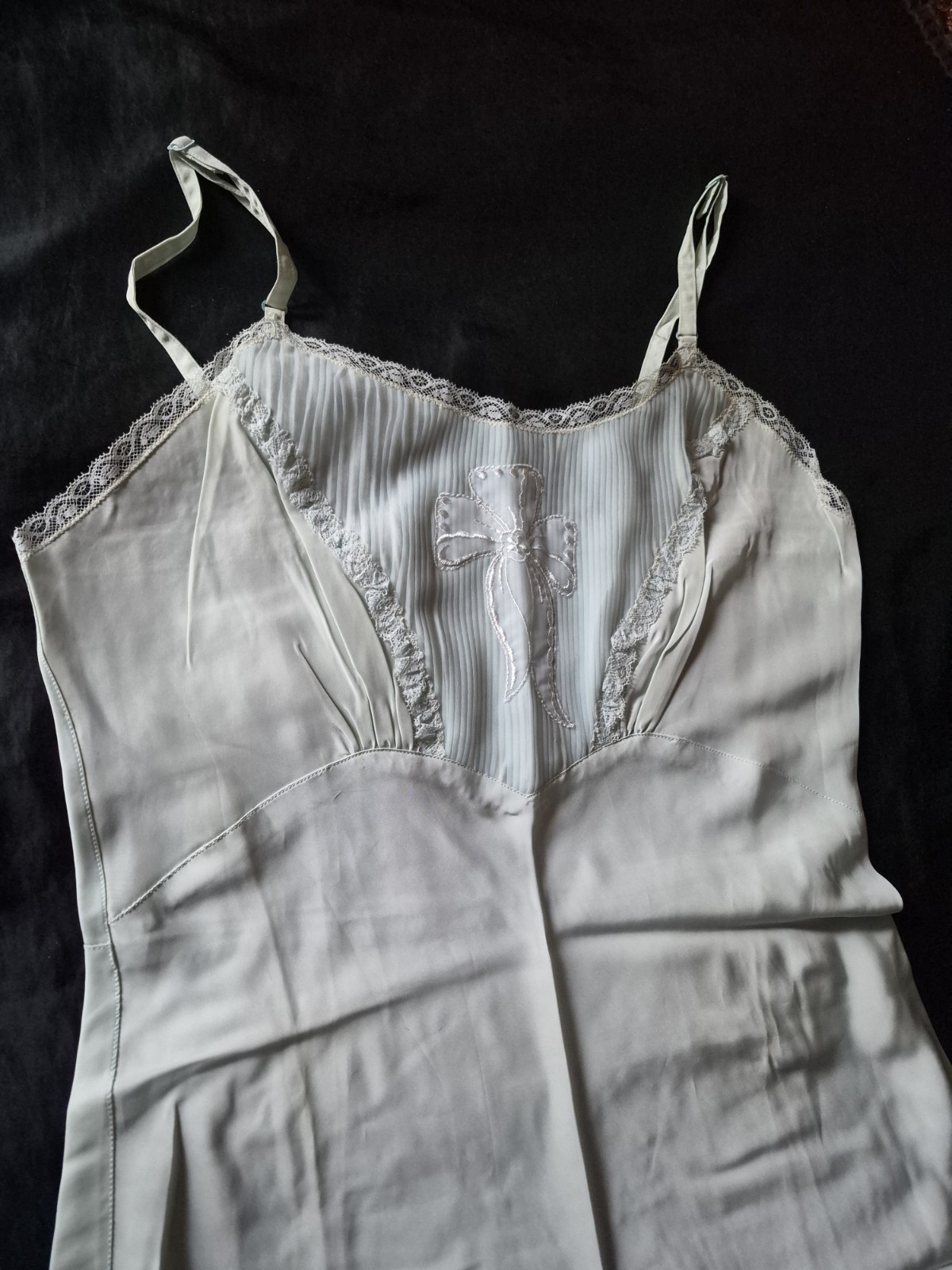 Vintage NWOT Blue Rayon Carillon Full Slip Size 34
