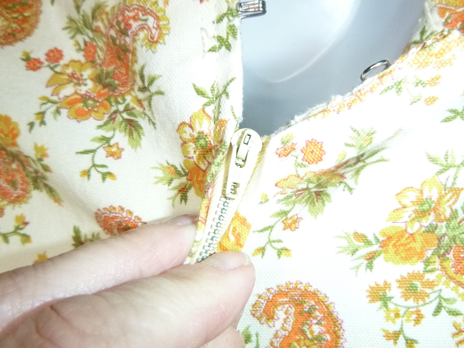 Vtg 60s Heavy Cotton Shift Dress Orange GOld Flowers & Paisleys Sz M/L