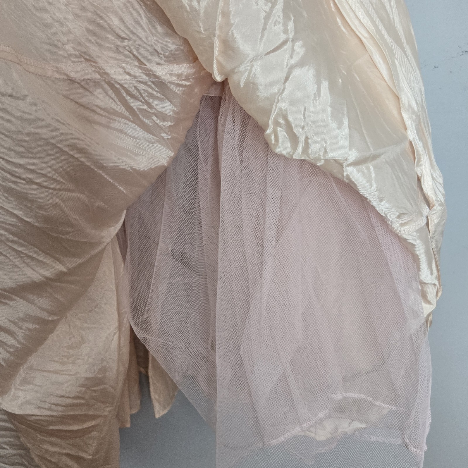 Vtg 80s Mayvens of California Iridescent Peach Pink Lace Puff Sleeve Prom Dress