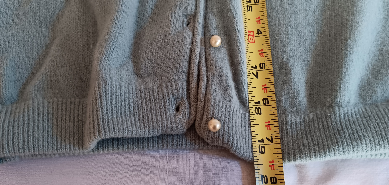 VINTAGE 1958 TAMI KNITWEAR LAMBSWOOL LIGHT BLUE CARDIGAN SWEATER PEARL BUTTON GD
