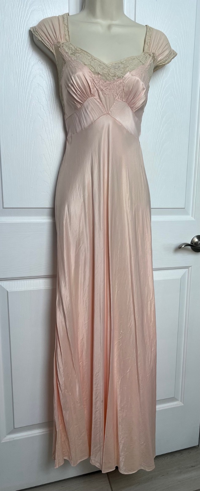 Vintage 1940’s Saab Lingerie Gown Bur-Mil Quality Best Co.5th Ave New York Small