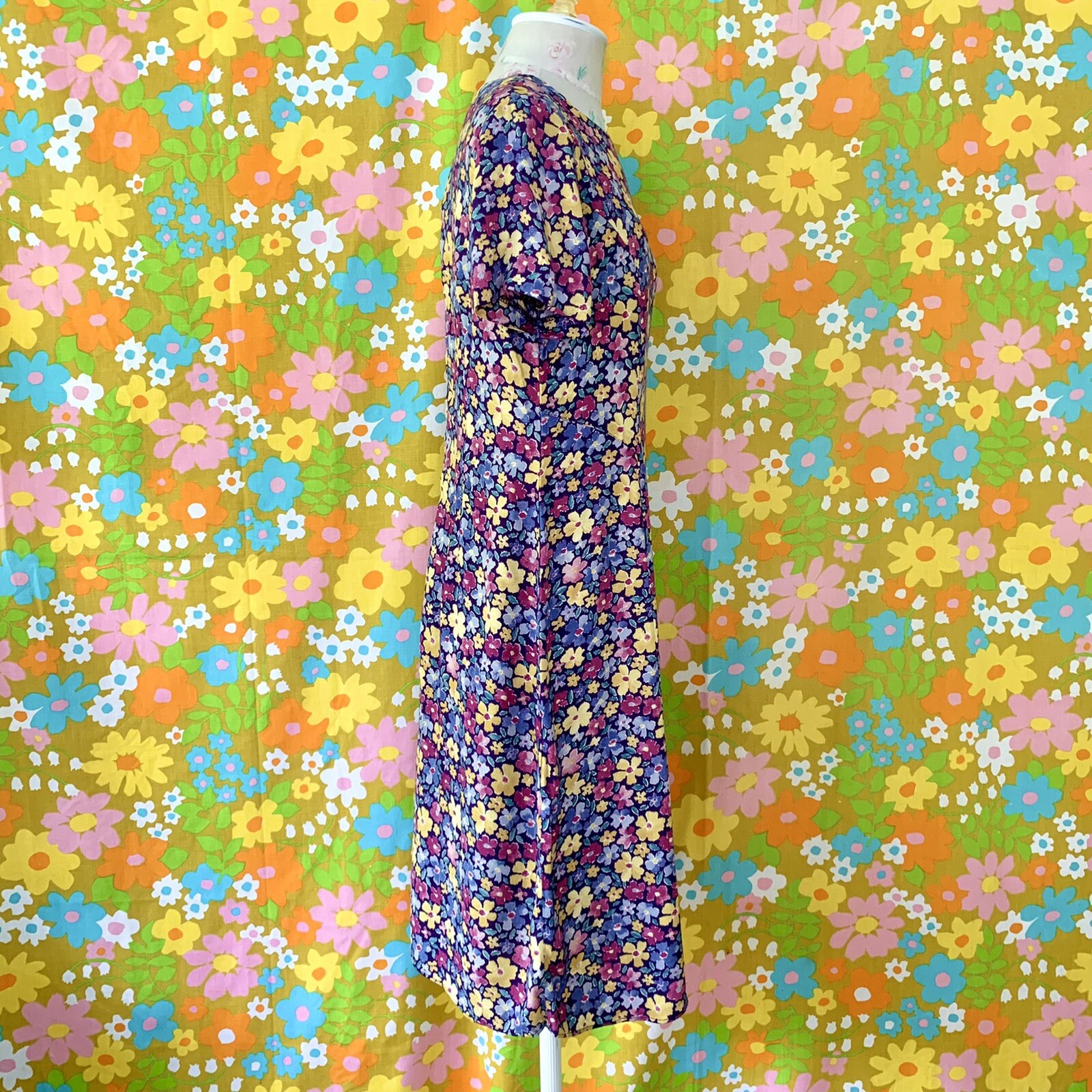 Vintage 1990s feminine colorful blue purple yellow floral print dress size M/L
