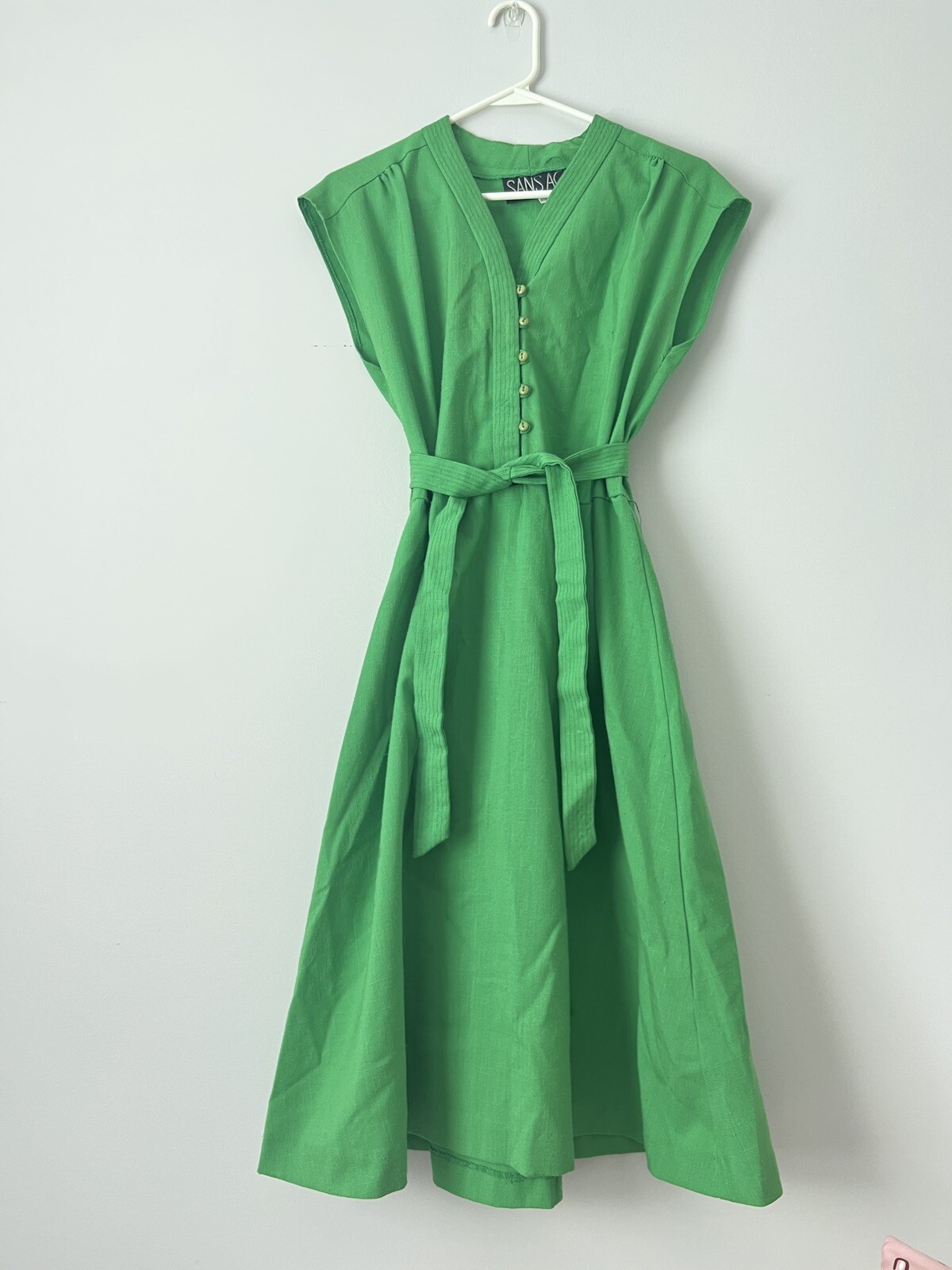 Vintage Kelly Green tie-waist beltbutton 1950’s dress w/ cap sleeves Size 10 M/L